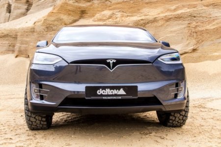 Тюнеры подготовили Tesla Model X к бездорожью