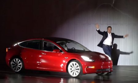 Илон Маск рассказал, когда выйдет бюджетный электрокар Tesla Model 3