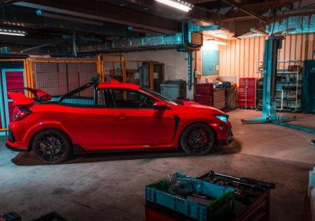 "Заряженный" хэтчбек Honda Civic Type R превратился в хот-пикап