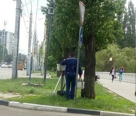 В Воронеже сфотографировали «главного врага» водителей у треног