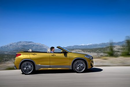 BMW хочет «снести» крышу кроссоверу X2