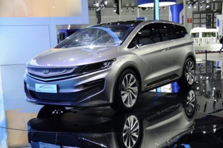 Салон серийного компактвэна Geely VF11 рассекретили в сети