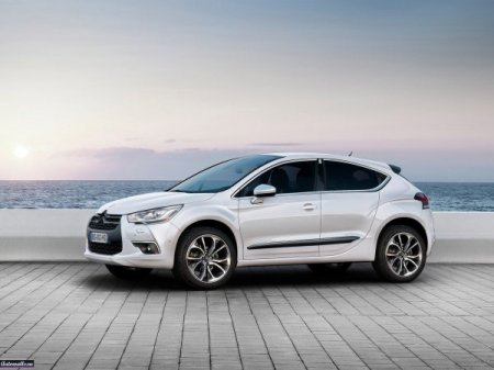 Прекращена сборка хэтчбэков DS 4 и DS 5