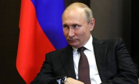 Путин рассказал, из-за чего его смущает сравнение РФ со «старшим братом»