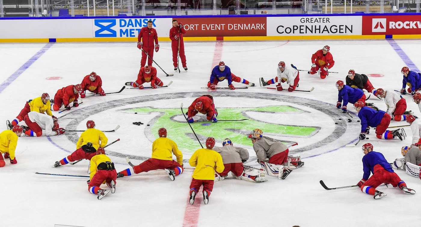 Хоккей в концертном зале: сборная России прибыла на чемпионат мира