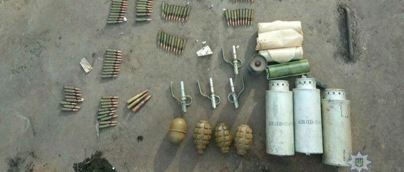 Жители Донетчины сдали в полицию 40 гранат и 5 килограмм взрывчатки (Фото)
