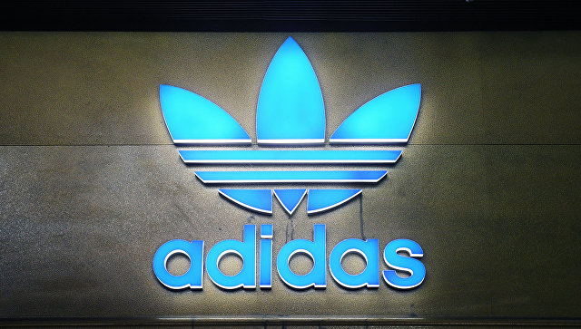 Литва удивилась советской символике на продукции Adidas