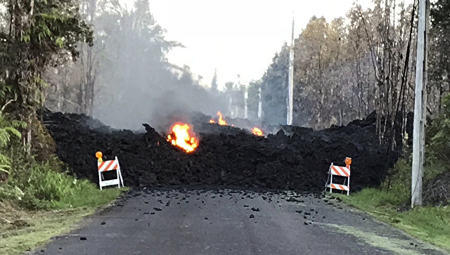Не менее 30 домов разрушены потоками лавы извергающегося на Гавайях вулкана - РИА Новости, 07.05.2018
