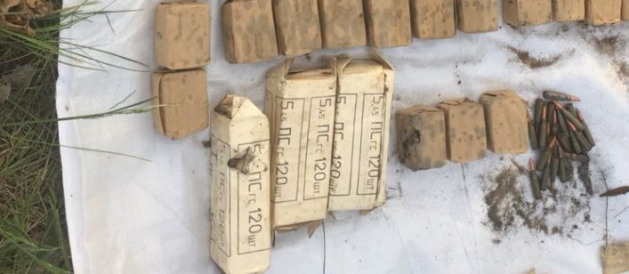 На Луганщине откопали 3 мешка с боеприпасами и взрывчаткой (Фото)