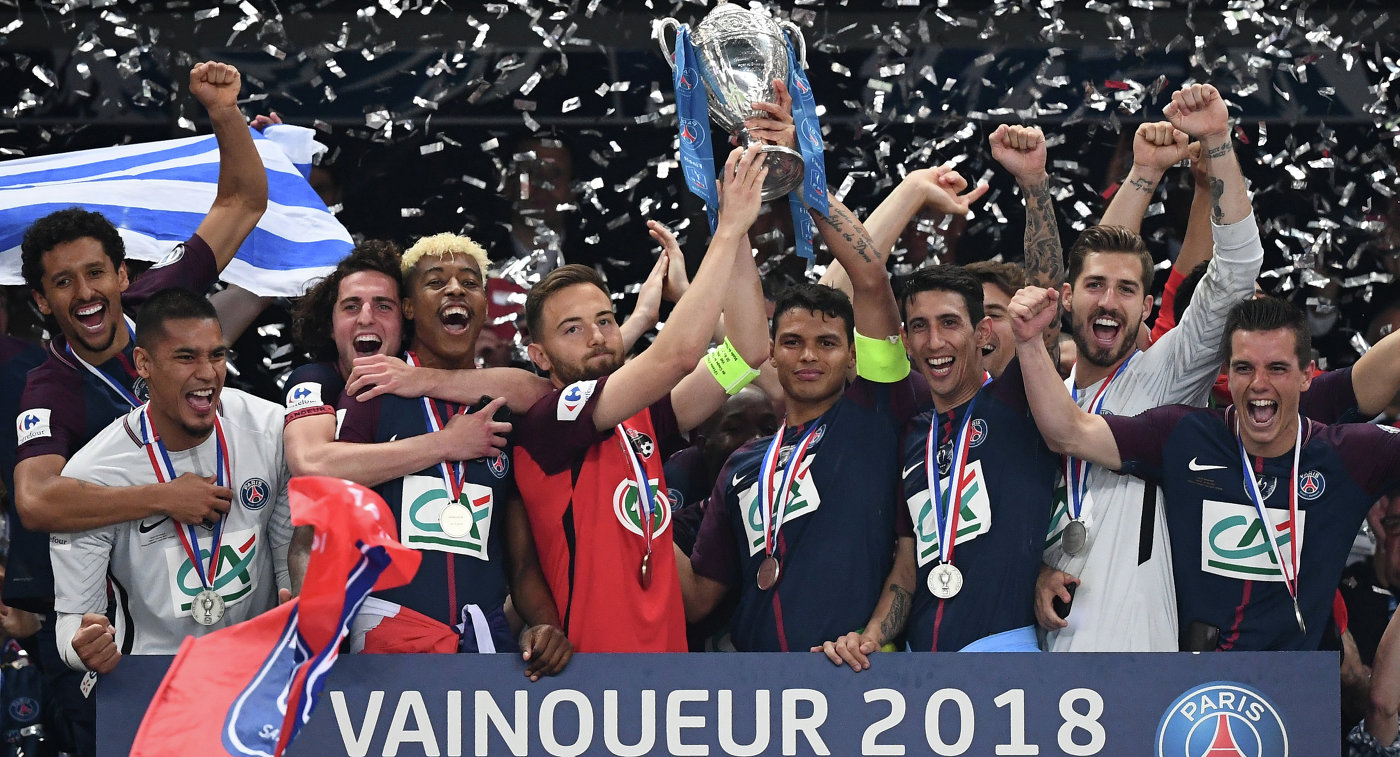 Игроки "ПСЖ" разрешили капитану "Ле-Эрбье" поднять над головой трофей Кубка Франции