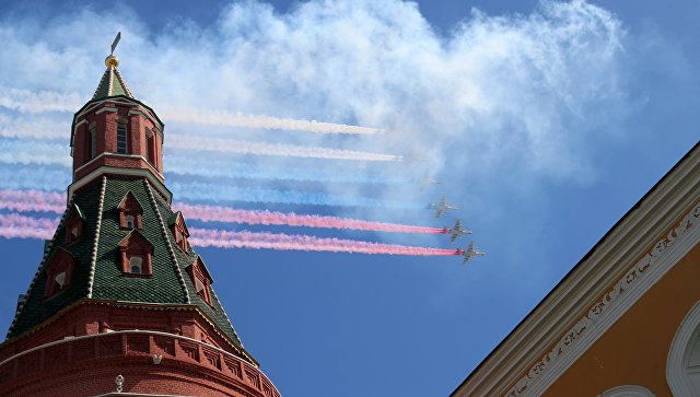 Над Красной площадью начался воздушный парад