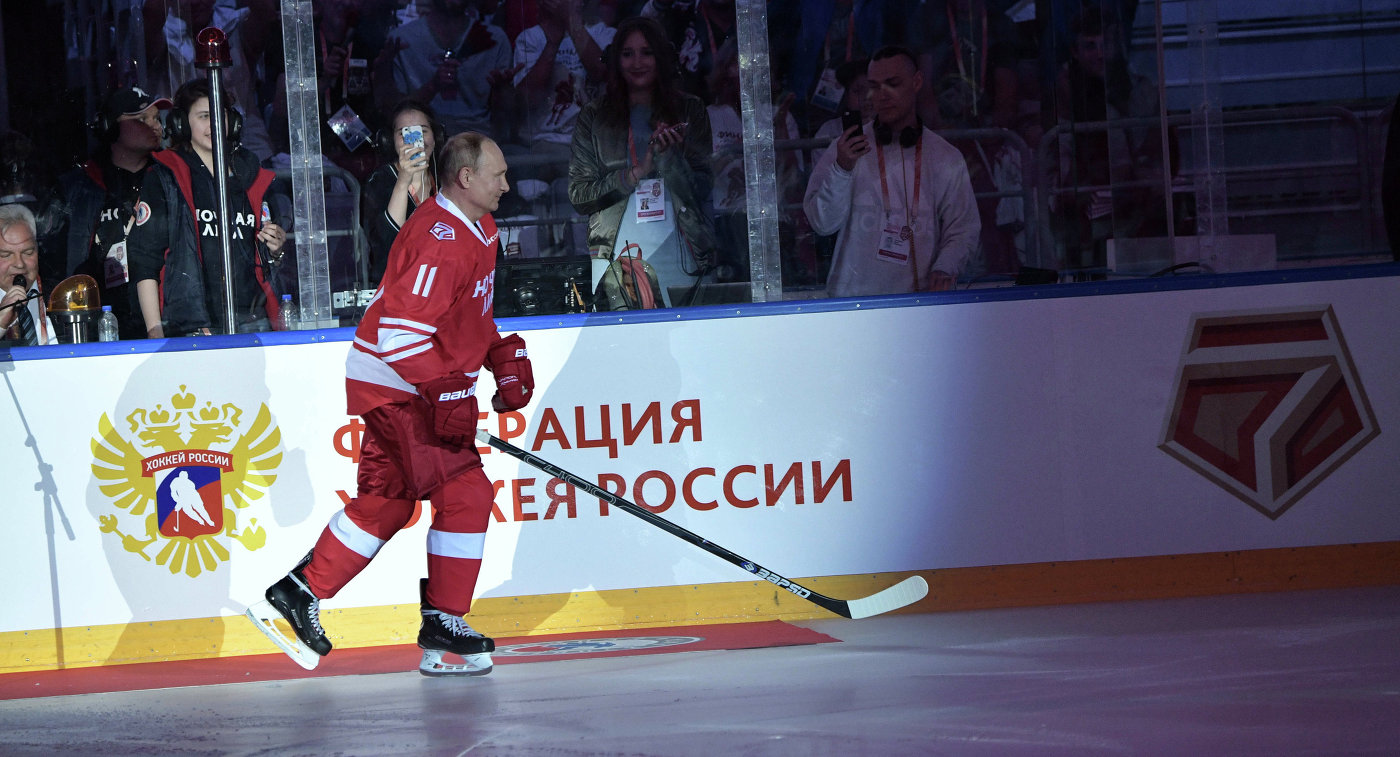 Путин забросил 5 шайб в матче Ночной хоккейной лиги