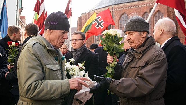 "Официальная русофобия". Кто в бывшем СССР реабилитирует пособников нацистов