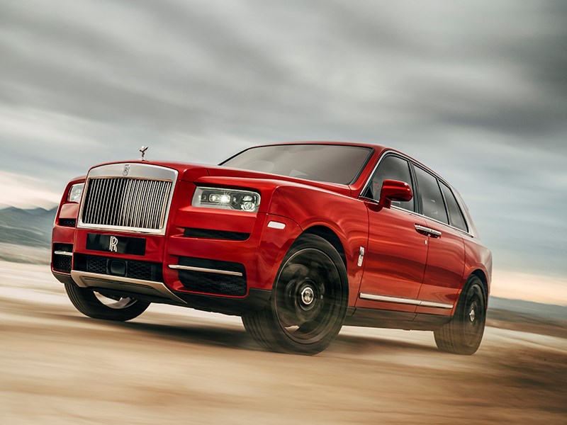 Rolls-Royce Cullinan: огромный, мощный, вместительный