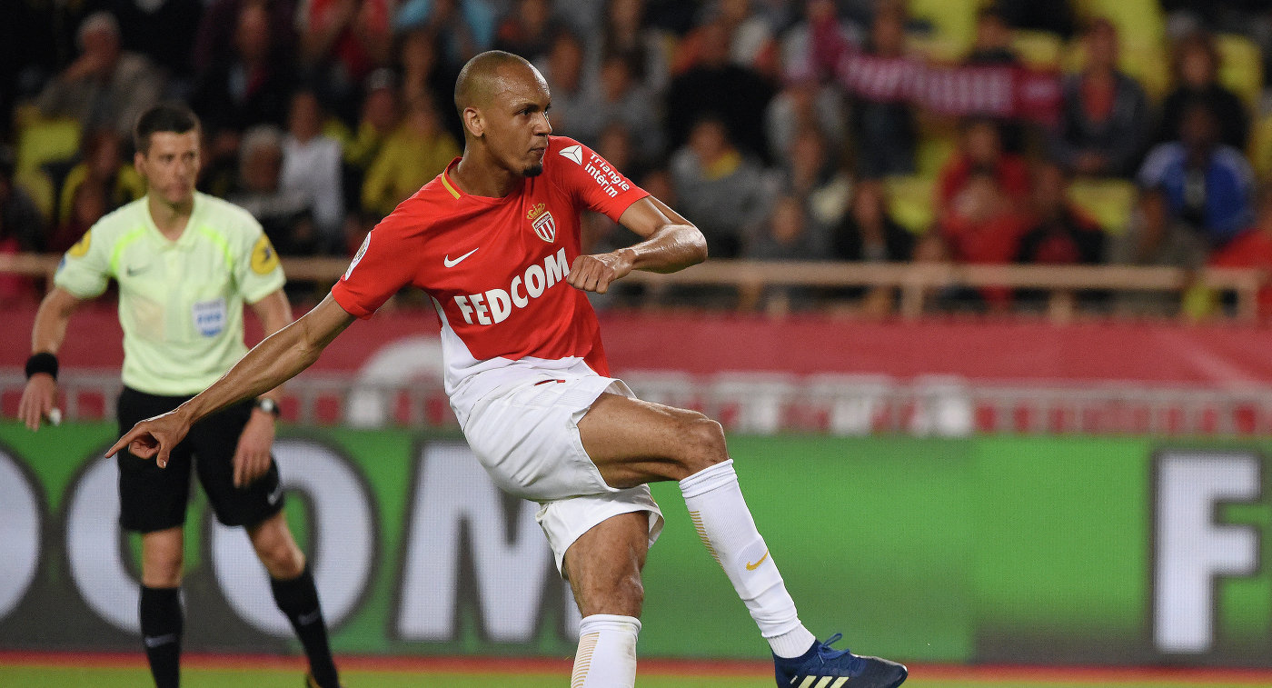 "Монако" обыграл "Сент-Этьен" и вышел на второе место в чемпионате Франции по футболу