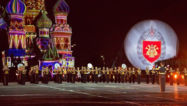В московских парках все лето будут играть военные оркестры