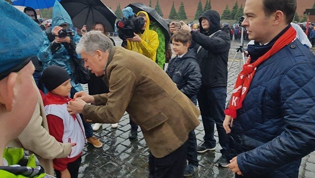 В Москве началась церемония приема школьников в пионеры