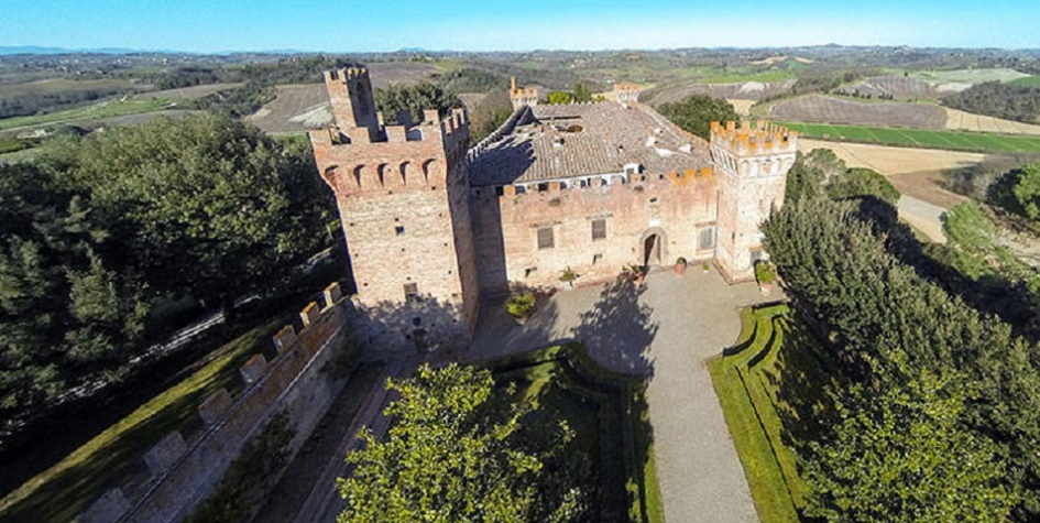 В Тоскане выставили на продажу почти 600-летний замок