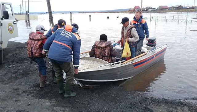 В Якутии вода ушла из всех домов на реке Лена