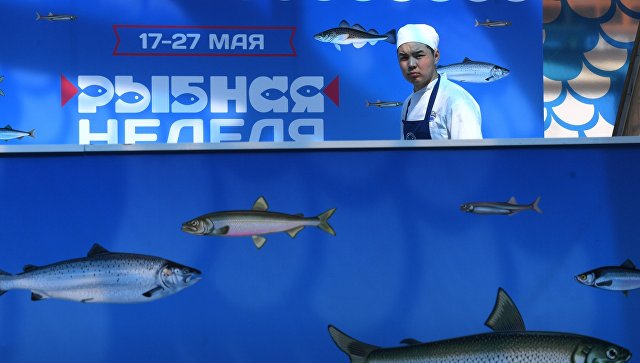 Турецкие сэндвичи и суп том-ям стали фаворитами "Рыбной недели" в Москве