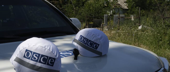 В Луганске под охраной вооруженных людей разгружали грузовики, – ОБСЕ