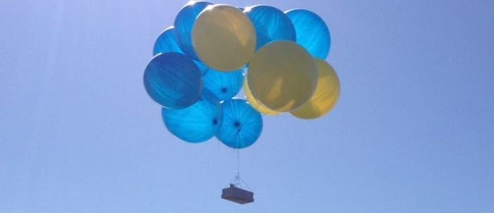 В Горловку на желто-голубых шарах отправили сюрпризы (Фото)