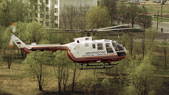 В новой Москве вертолет эвакуирует двух подростков, сбитых машиной