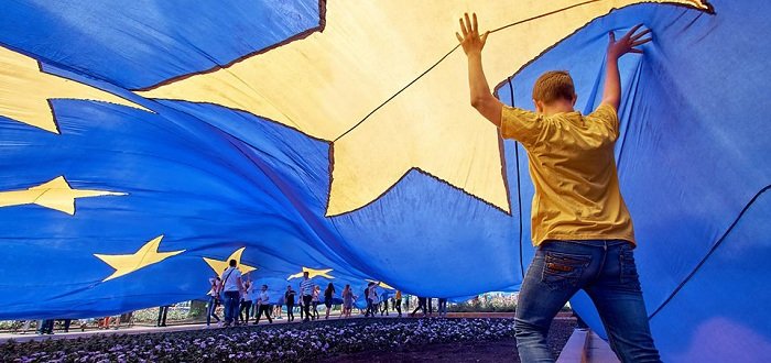 Ярко и с иностранцами: В Покровске отпраздновали День Европы (Фото)