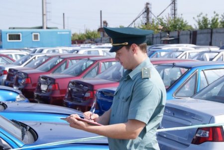 В Заинске должник по штрафам ГИБДД лишился автомобиля