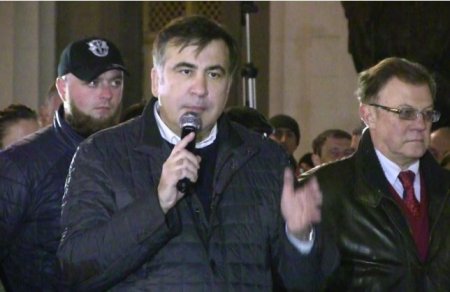 Саакашвили пояснил, как управлять Украиной с телефона