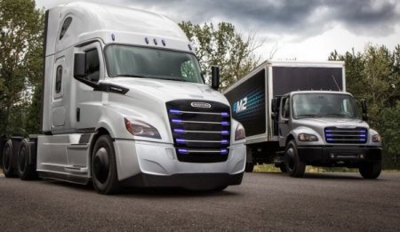 Daimler презентовал два электрогрузовика под брендом Freightliner