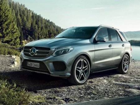 Новый Mercedes-Benz GLE "засветился" на видео почти без камуфляжа