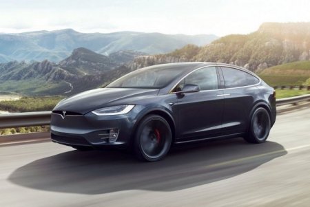 Автопилот Tesla станет полностью автономным уже в августе