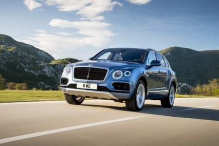 В Россию приехал спортивный кроссовер Bentley Bentayga V8