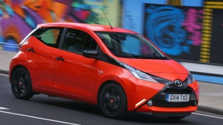 Новый хэтчбек Toyota Aygo выходит на рынок Европы по цене от $13 000