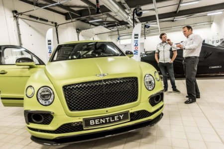 Bentley Bentayga стал самым быстрым кроссовером в гонке на горе Пайкс-Пик