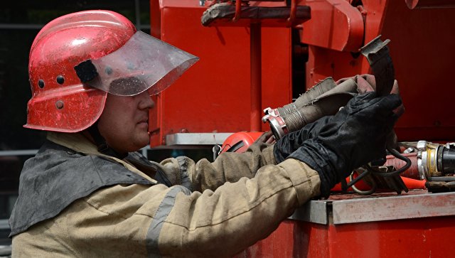 В Ставропольском крае загорелся мебельный склад