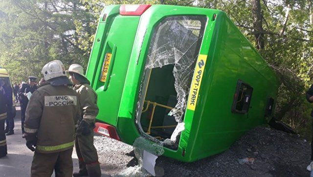 В Екатеринбурге в ДТП с автобусом пострадали 25 человек