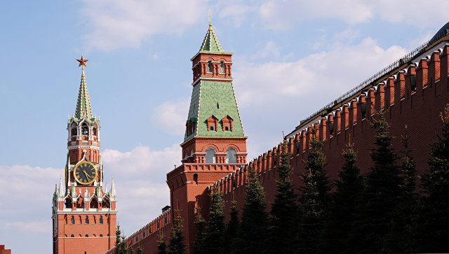 ФСО временно ограничила выход из Кремля на Спасский проход
