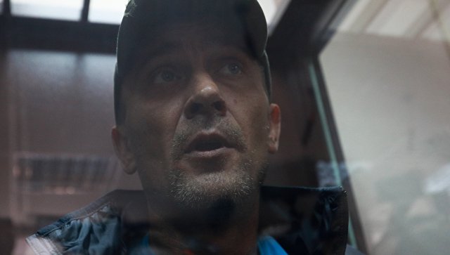 Вандал объяснил, зачем порезал картину Репина