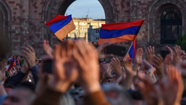 В Ереване закончился митинг в поддержку задержанного экс-замглавы Минобороны