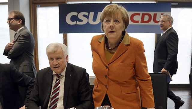 СМИ сообщили об ультиматуме главы МВД Германии к Меркель