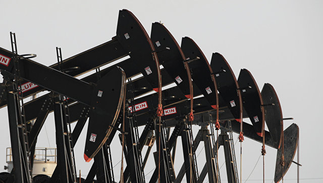 Страны ОПЕК+ обсудят наращивание объемов добычи нефти