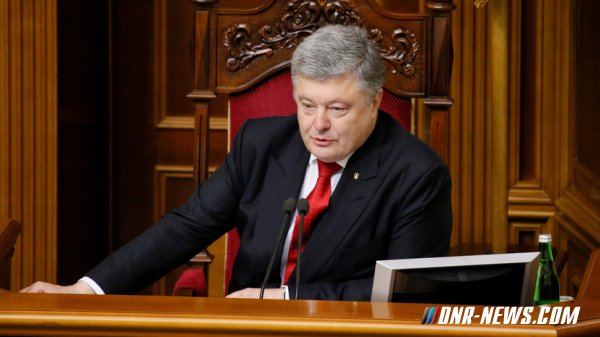 Порошенко подписал закон о повышении мотивации граждан к службе в ВСУ