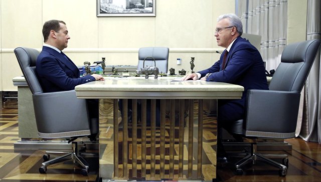 Медведев встретился с врио губернатора Красноярского края Александром Уссом