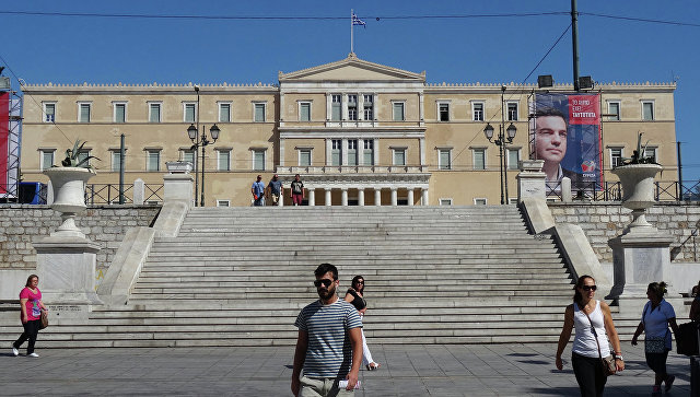 Глава минфина ФРГ считает, что Греция вскоре "встанет на ноги"