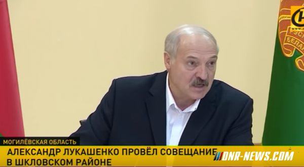 Лукашенко призвал народ сплотиться, чтобы не потерять независимость и не допустить войны "как в Украине"