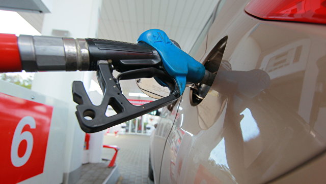 В Москве третью неделю подряд снижаются цены на бензин