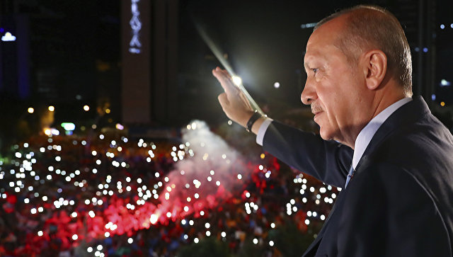 Ципрас поздравил Эрдогана с победой на выборах, сообщил источник