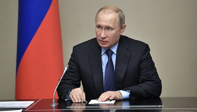 Путин утвердил перечень поручений по итогам "прямой линии"
